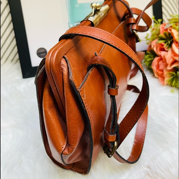 Patricia Nash Large Italian  Leather Kisslock Bag - Picture 11 of 11